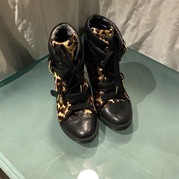 Michael Kors cheetah booties - Picture 2 of 3